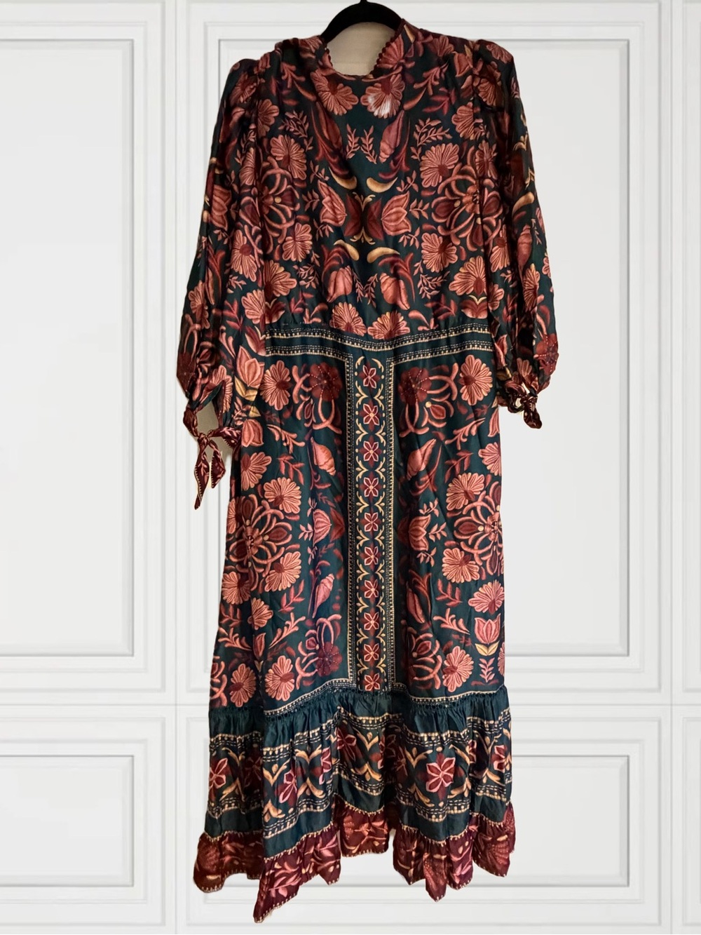 šFarm Rio XL Seashell Tapestry Printed 3/4-Sleeve Maxi Dress - Picture 3 of 9